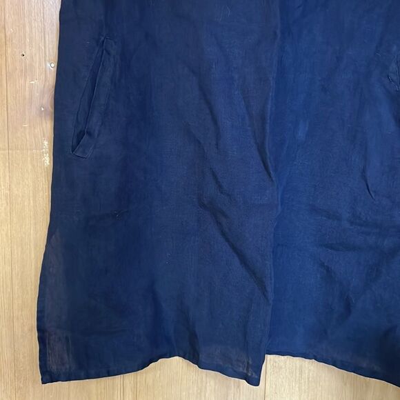 “Embellish” navy blue 100% linen tunic with pockets Medium - Picture 3 of 5